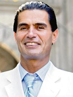 Yaşar Alptekin; Şarköy, Tekirdağ, Türkiye doğumlu Türk oyuncu