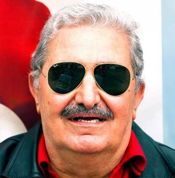 Yaşar Güner; Rize, Türkiye doğumlu Türk oyuncu, yönetmen, senarist