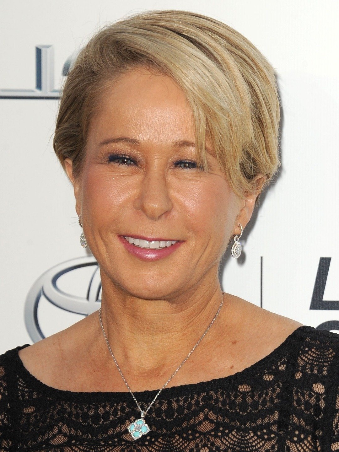 Yeardley Smith; Amerikalı oyuncu, idari yapımcı, seslendirme sanatçısı, yazar