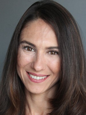 Yeşim Alıç; İstanbul, Türkiye doğumlu Türk oyuncu