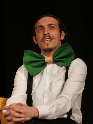 Yılmaz Şafak Tarakçı; Gaziantep, Türkiye doğumlu Türk oyuncu