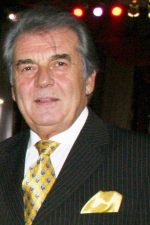 Yusuf Sezgin; Bakırköy, İstanbul, Türkiye doğumlu Türk oyuncu, yönetmen