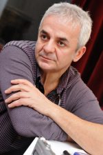 Zafer Algöz; Kars, Türkiye doğumlu Türk oyuncu, yönetmen