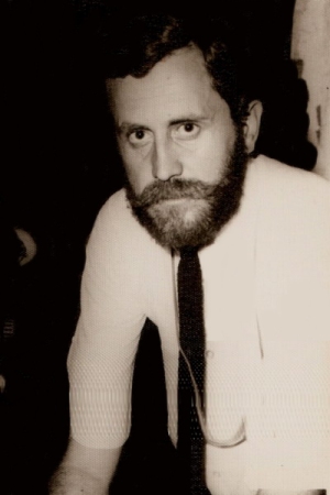 Zafer Davutoğlu; İstanbul, Türkiye doğumlu Türk yönetmen, kurgucu, yapımcı, senarist