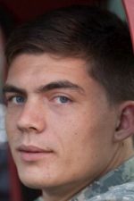 Zane Holtz; Vancouver,Britanya Kolumbiyası,Kanada doğumlu Kanadalımodeloyuncu