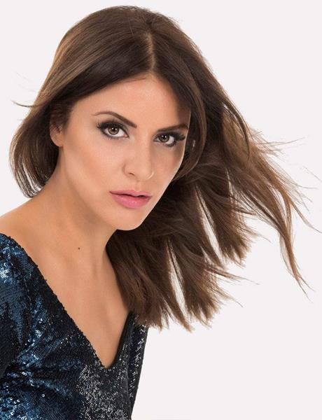 Zara; Üsküdar, İstanbul, Türkiye doğumlu Türk oyuncu