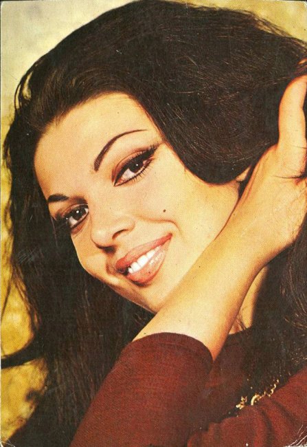 Zeynep Aksu; İstanbul, Türkiye doğumlu Türk oyuncu