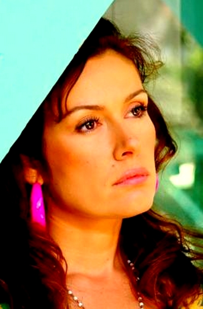 Zeynep Gülmez; Bursa, Türkiye doğumlu Türk oyuncu