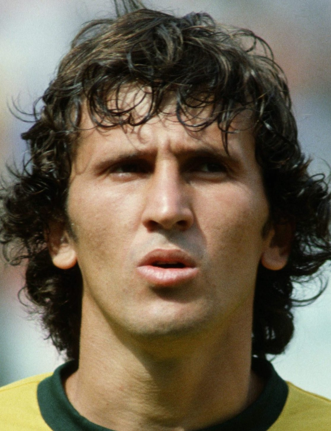 Zico; Rio de Janeiro, Brezilya doğumlu Brezilyalı sporcu, futbolcu, teknik direktör, oyuncu