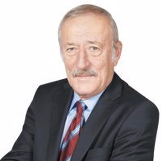 Ziya Şengül; İstanbul, Türkiye doğumlu Türk oyuncu