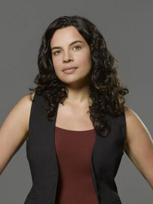 Zuleikha Robinson; Londra,İngiltere doğumlu İngiliz  oyuncu