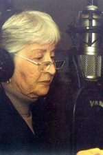 Billie Mae Richards; Toronto,Ontario,Kanada doğumlu Kanadalı  oyuncu, seslendirme sanatçısı