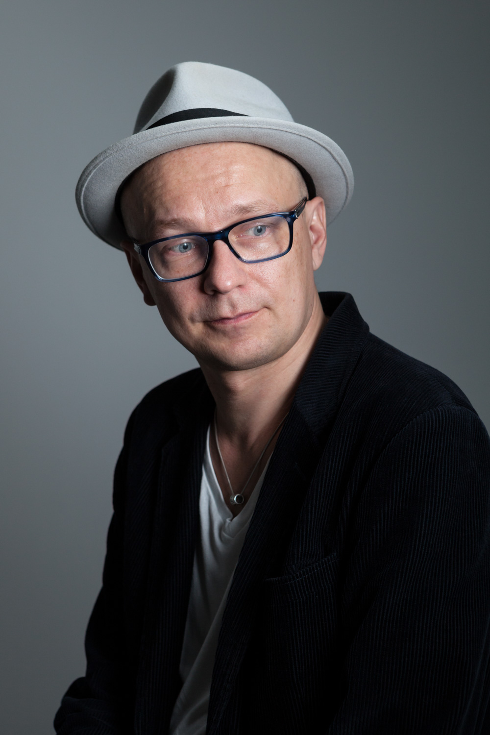 Mika Ronkainen; Kuusamo,Finlandiya doğumlu Fin  yapımcı