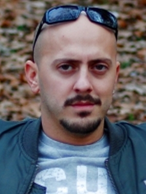 Kerem Topuz; Türk senarist, yönetmen, görüntü yönetmeni