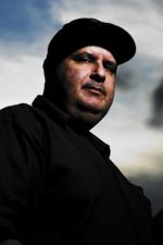 Alex Proyas; İskenderiye, Mısır doğumlu Alexander Proyas olarak da bilinen Avustralyalı yönetmen, yapımcı, senarist