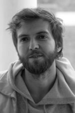 Guy Burnet; Londra,İngiltere doğumlu İngiliz  oyuncu