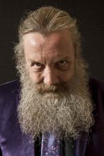 Alan Moore; Northampton,Northamptonshire,İngiltere doğumlu İngiliz yazar, oyuncu, orijinal karakterleri yaratan