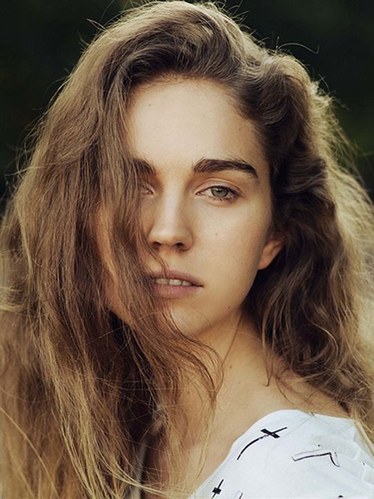 Lucy Chappell; İngiliz  oyuncu