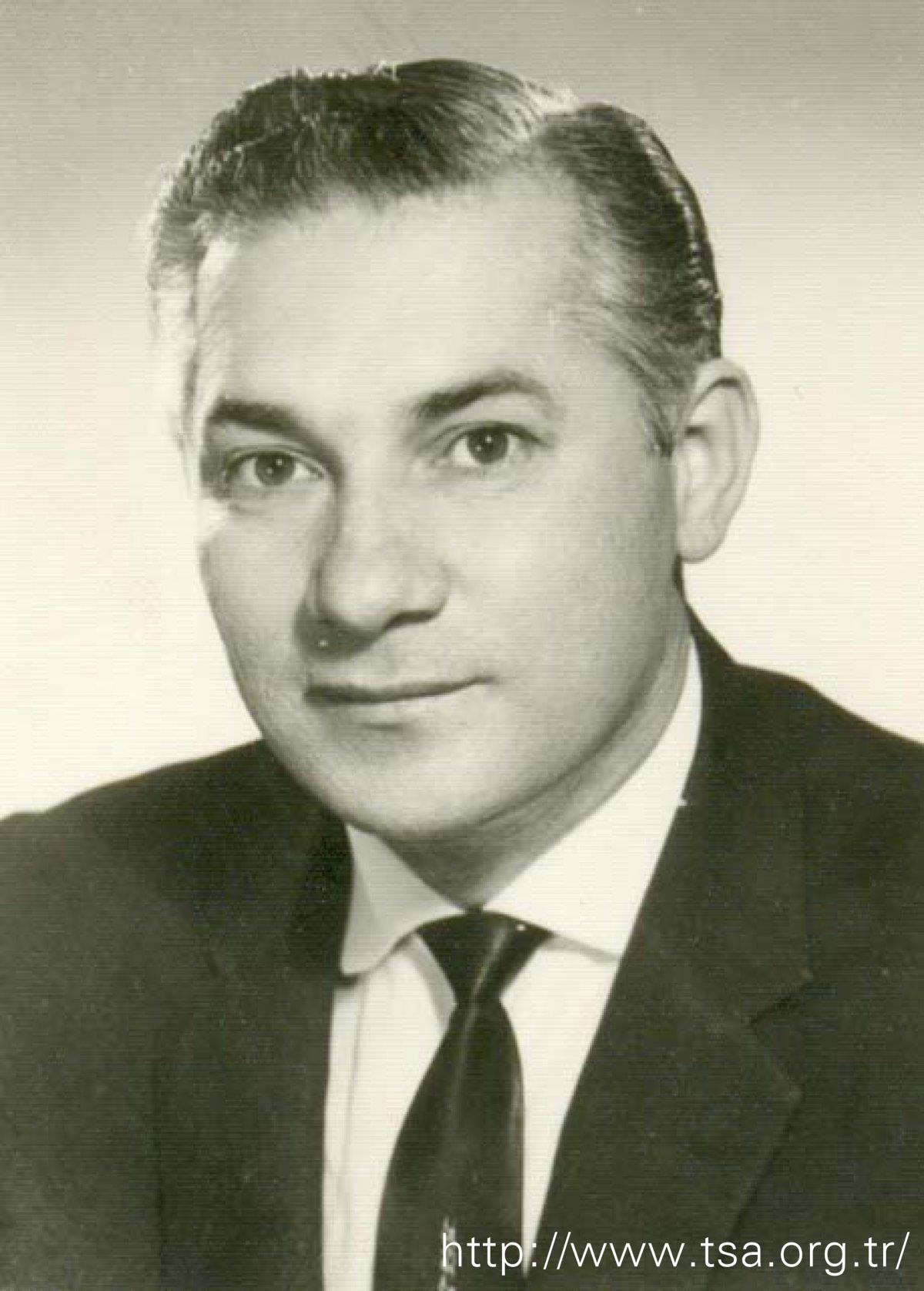 Ahmet Yamacı; Tefenni, Burdur, Türkiye doğumlu Türk besteci