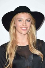 Wallis Day; Londra,İngiltere doğumlu İngiliz  oyuncu