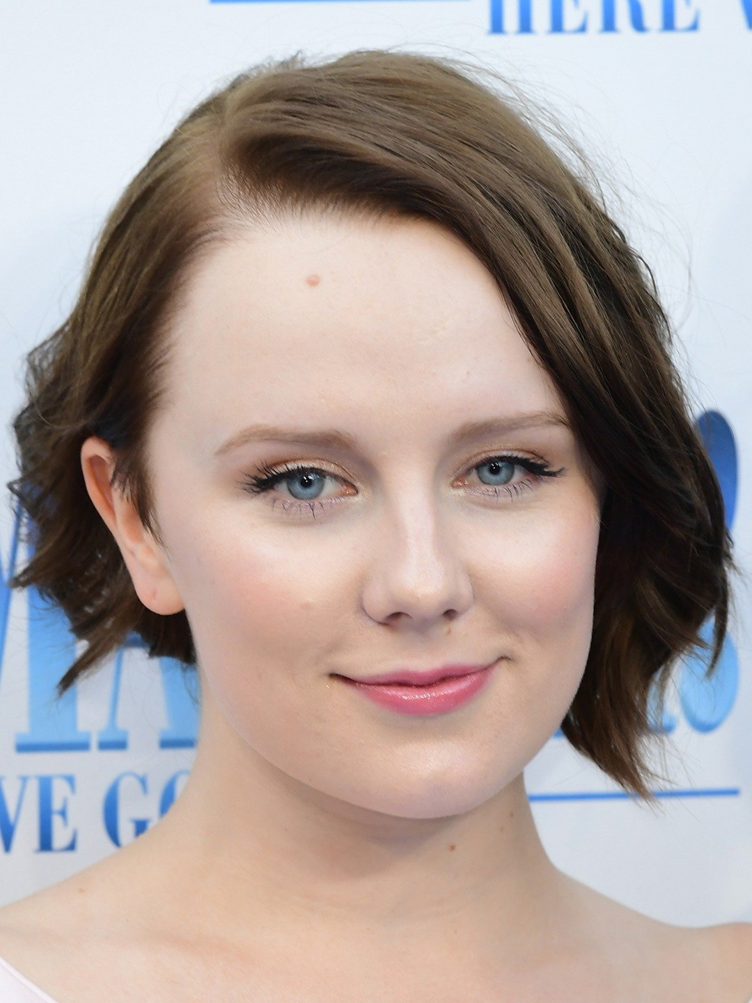 Alexa Davies; Rhyl,Welsh,Denbighshire,İngiltere doğumlu İngiliz  oyuncu