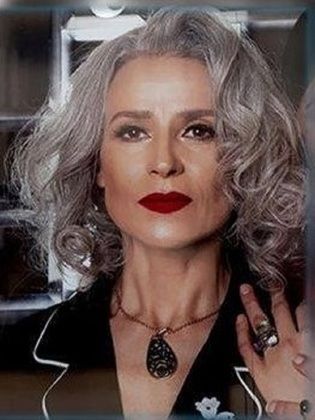 Sondos Belhassen; Tunus doğumlu Tunuslu oyuncu