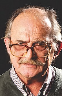 Oğuz Aral; Silivri, İstanbul, Türkiye doğumlu Türk