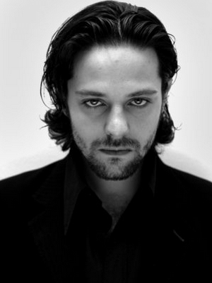 Iván González; Madrid, İspanya doğumlu Jairo Iván González olarak da bilinen İspanyol oyuncu