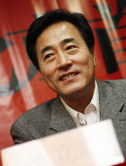 Lixin Yang; Pekin, Çin doğumlu Çinli oyuncu