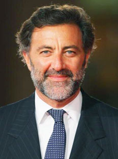 Luca Barbareschi; Montevideo, Uruguay doğumlu Uruguaylı oyuncu, ortak yapımcı, yapımcı