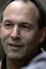 Matthew Chapman; senarist, uygulayıcı yapımcı, yönetmen