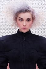 Annie Clark; Anne Erin Clark, St. Vincent olarak da bilinen Amerikalı senarist, yönetmen