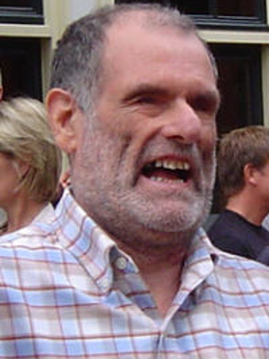 John M. Hull; Corryong, Victoria, Avustralya doğumlu John Martin Hull olarak da bilinen Avustralyalıeğitmen, akademisyen oyuncu