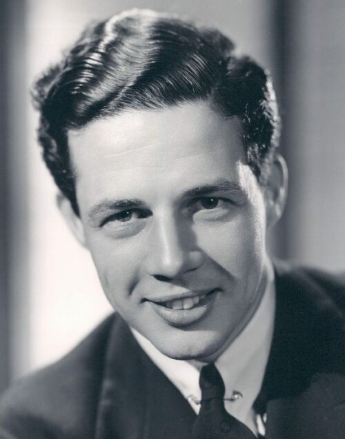 Owen Davis Jr.; New York City, New York, ABD doğumlu Amerikalı oyuncu