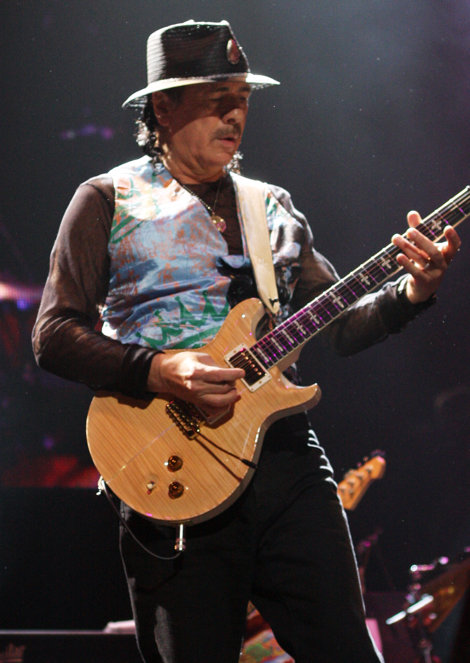 Carlos Santana; Carlos Divadip Santana olarak da bilinen Amerikalı oyuncu, 2. yönetmen yardımcısı, 3. yardımcı yönetmen