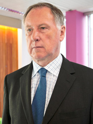 James Smith (III); İngiliz  oyuncu