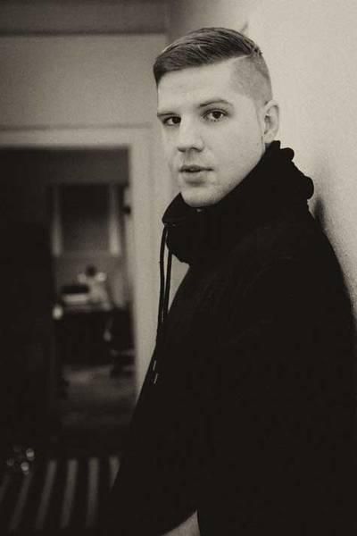 Tua; Johannes Bruhns olarak da bilinen Alman müzisyen