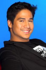 Piolo Pascual; Manila, Filipinler doğumlu Piolo Jose Nonato Pascual olarak da bilinen Filipinlimodel, şarkıcı oyuncu, idari yapımcı