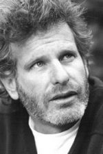 Dale Launer; Amerikalı senarist, yapımcı, yönetmen
