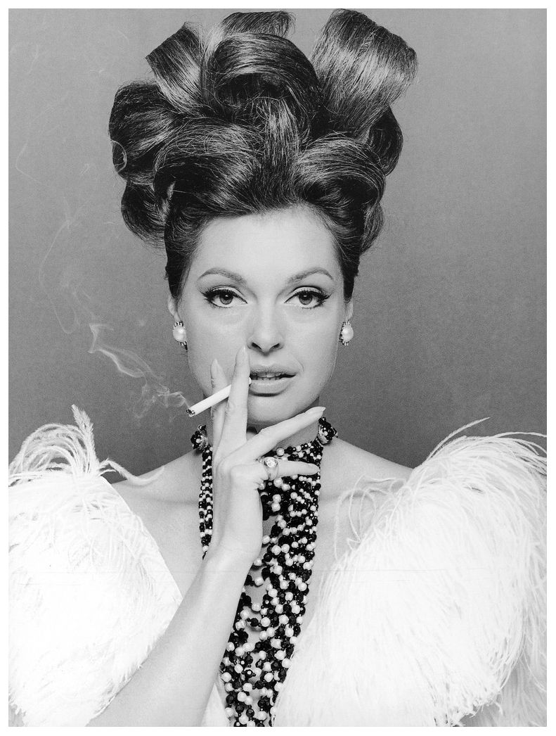 Su Elliott; Newcastle upon Tyne,Tyne ve Wear,İngiltere doğumlu İngiliz  oyuncu