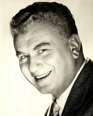 Tonino Cervi; Roma, İtalya doğumlu İtalyan yönetmen