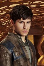 Cameron Cuffe; Londra,İngiltere doğumlu İngiliz  oyuncu