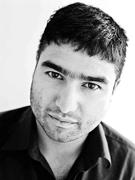 Nick Mohammed; Leeds,Batı Yorkshire,İngiltere doğumlu İngiliz  oyuncu