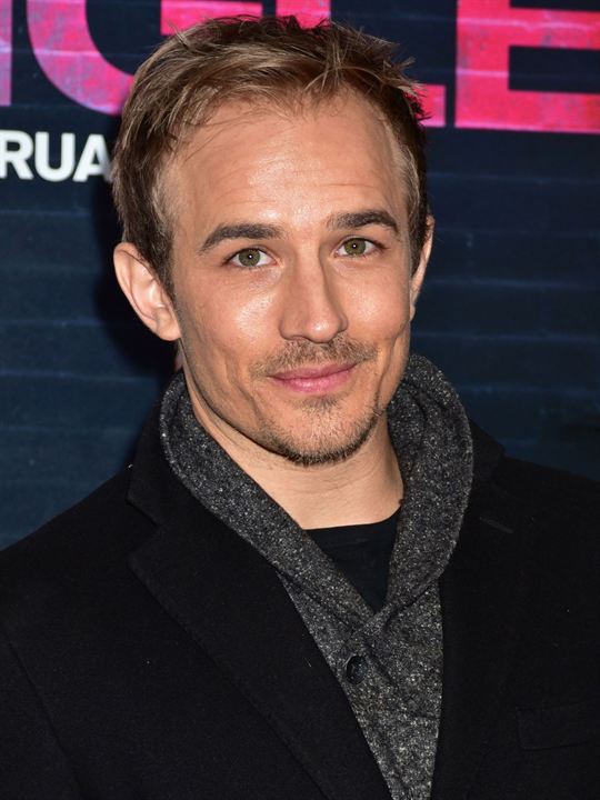 Jesse V. Johnson; Winchester,Hampshire,İngiltere doğumlu Jesse Johnson olarak da bilinen İngiliz  yönetmen, senarist, oyuncu