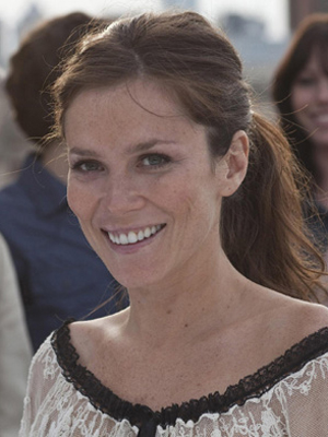 Anna Friel; Rochdale,Greater Manchester,İngiltere doğumlu Anna Louise Friel olarak da bilinen İngiliz  oyuncu