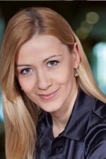 Mónika Balsai; Vác, Macaristan doğumlu Móni Balsai olarak da bilinen Macar oyuncu