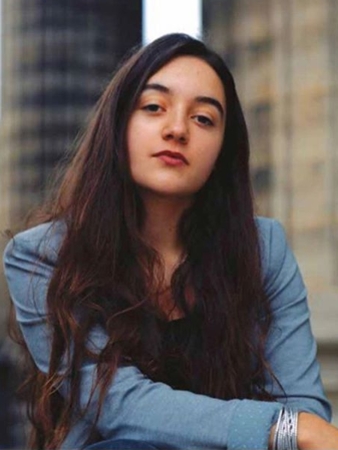 Luàna Bajrami; Fransız oyuncu, senarist, yönetmen