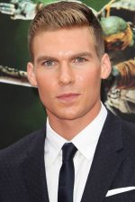 Pete Ploszek; Amerikalı oyuncu