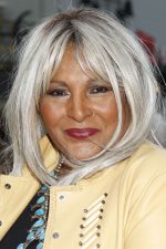 Pam Grier; Pamela Suzette Grier, Pamela Grier olarak da bilinen Amerikalı oyuncu