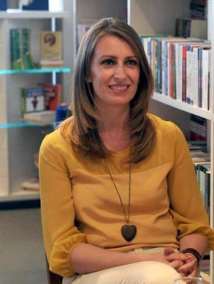 Vjosa Abazi; Arnavut oyuncu